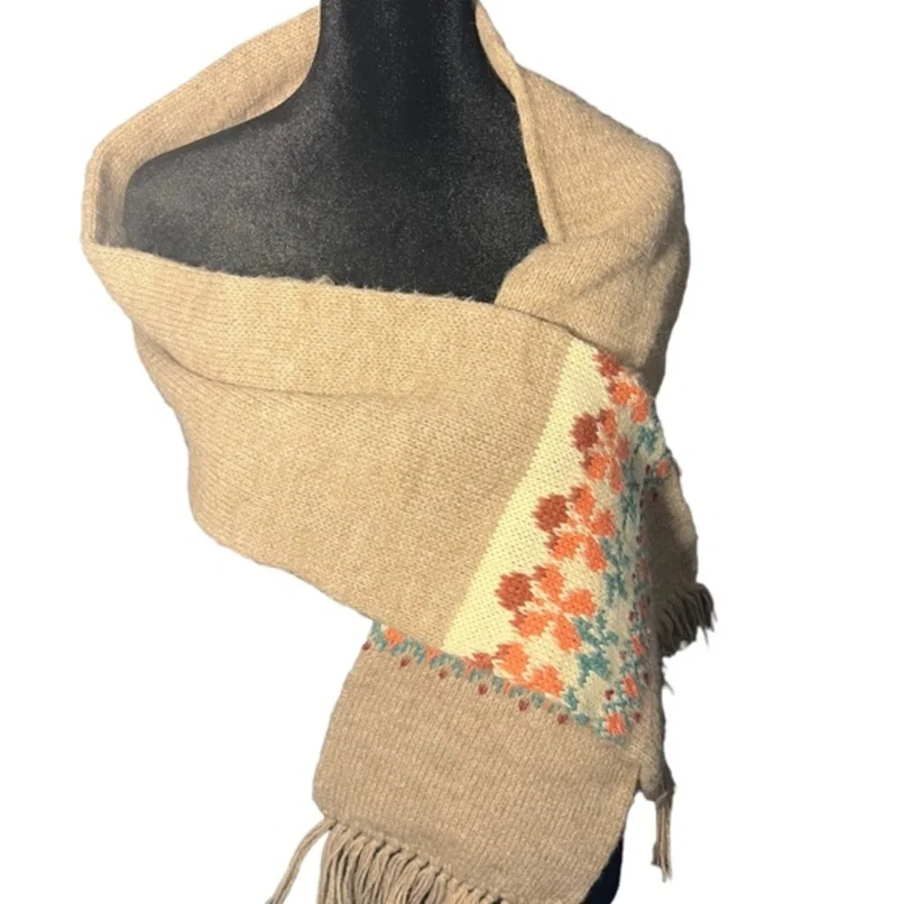 Hansen‎ scarf 32 inches long, 7.5 inches wide